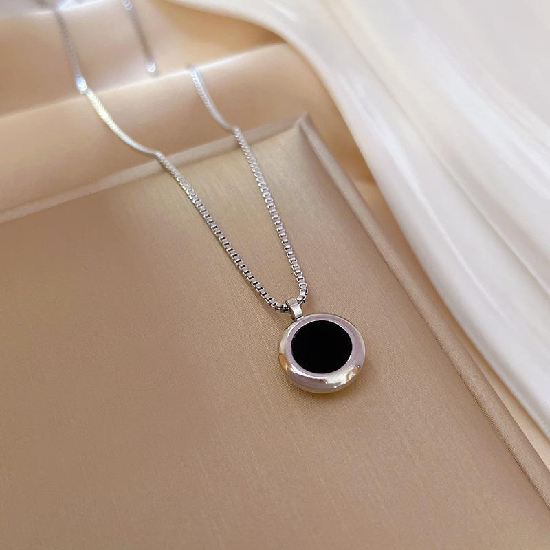 Stainless Steel Punk Hip-Hop Style Necklace Temperament Simple Front Buckle Collarbone Chain