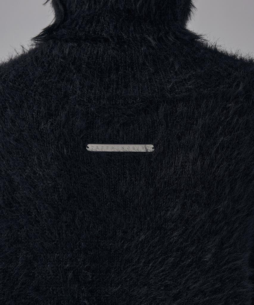 Teulimingbeodeu Front Slit Metal Hook High-Neck Fur Knit [ Black ]