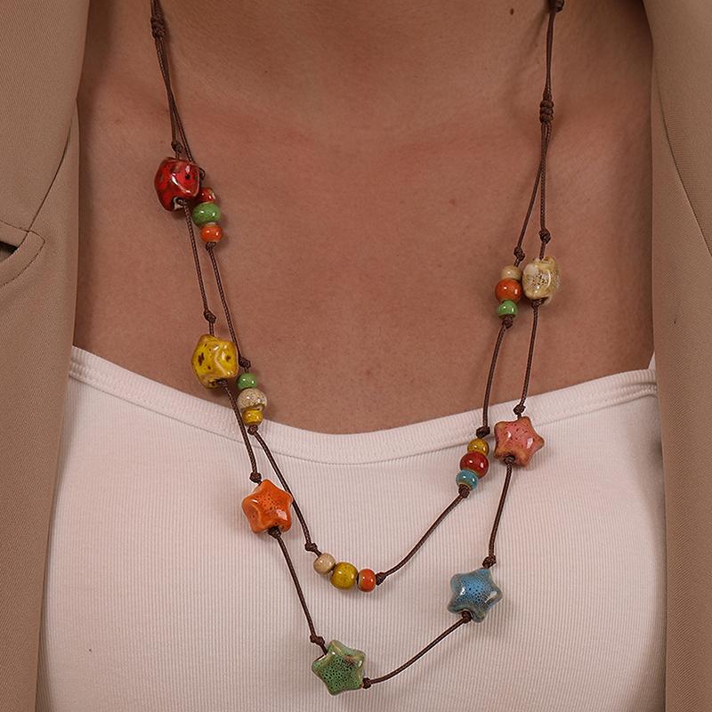 Fargerikt keramisk halskjede Boho-stil Håndlaget justerbart halskjede Enkelt vevd tau Keramisk halskjede Smykketilbehør Gaver