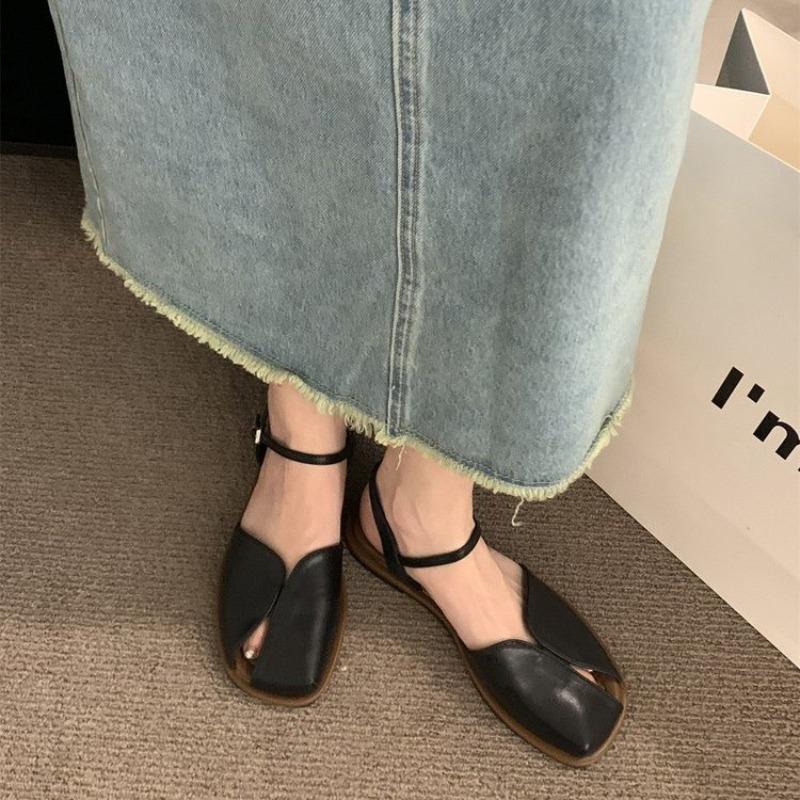Fashion 2025 New Summer Fashion Women's Roman Style Toe-cap Sandals Woven Hollow Design Breathable Flat Comfortable Sandals