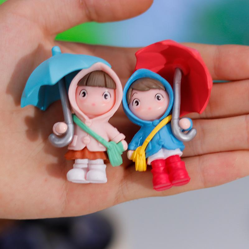 4Pcs/set Umbrella Girl Micro Landscape Ornament Cute Umbrella Satchel Girl Ornament Desktop Plastic Doll
