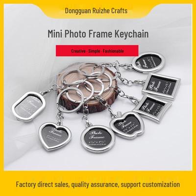 Personalisierbarer Metall Mini-Fotorahmen Schlüsselanhänger: Gravierbares Hochzeitsstudio-Geschenk mit Logo-Option