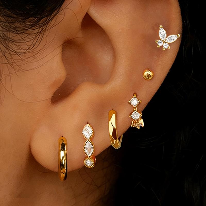 Set di 6 orecchini a cerchio Huggie in Cristallo Lucido per Donna Gioielli Trago Elica Borchie Cartilagine Farfalla Lotto di Piercing Lobe all'Ingrosso