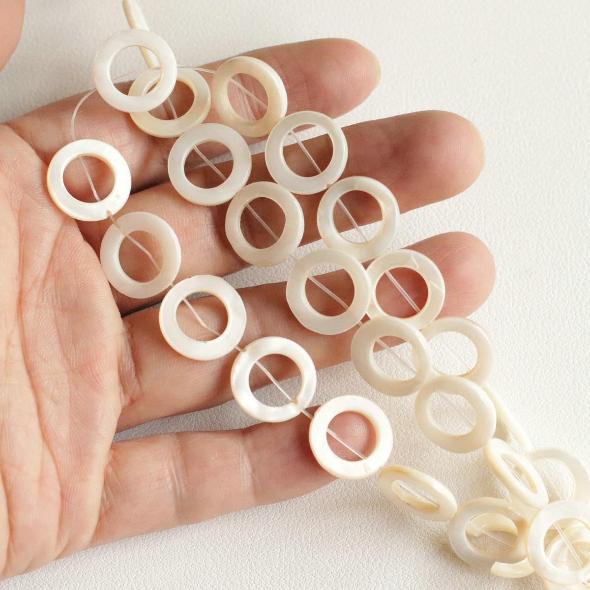 Natural Shell Rings: 15-25mm Round with Straight Through Hole for DIY Jewelry