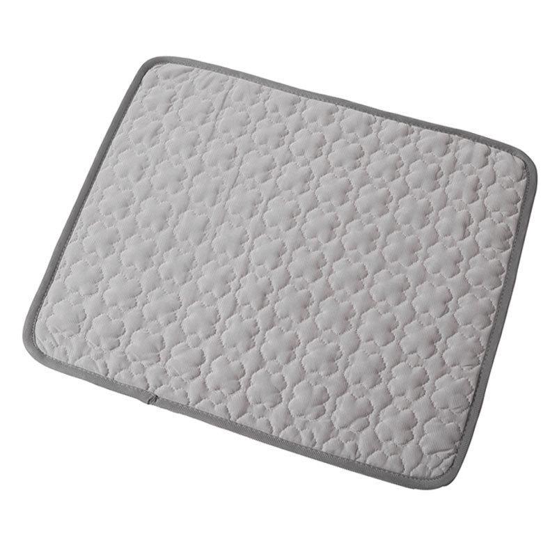 Summer Ice Silk Cooling Mat for Pets - Soft, Comfortable, and Breathable Mat for Cats and Dogs.