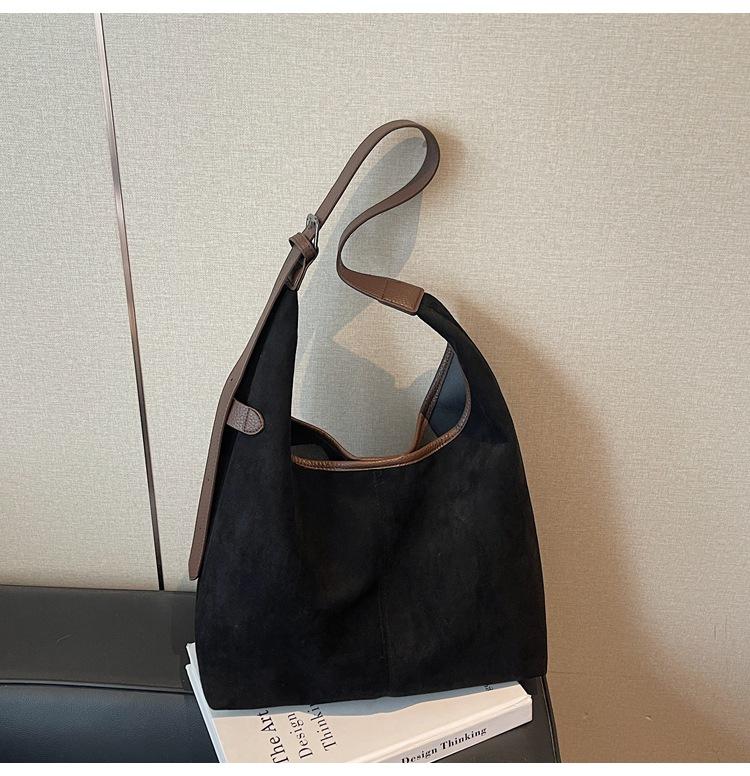 Large Capacity Simple Commuter Tote Bag Women's 2025 Autumn New High-end Casual Trend Shoulder Armpit Bag