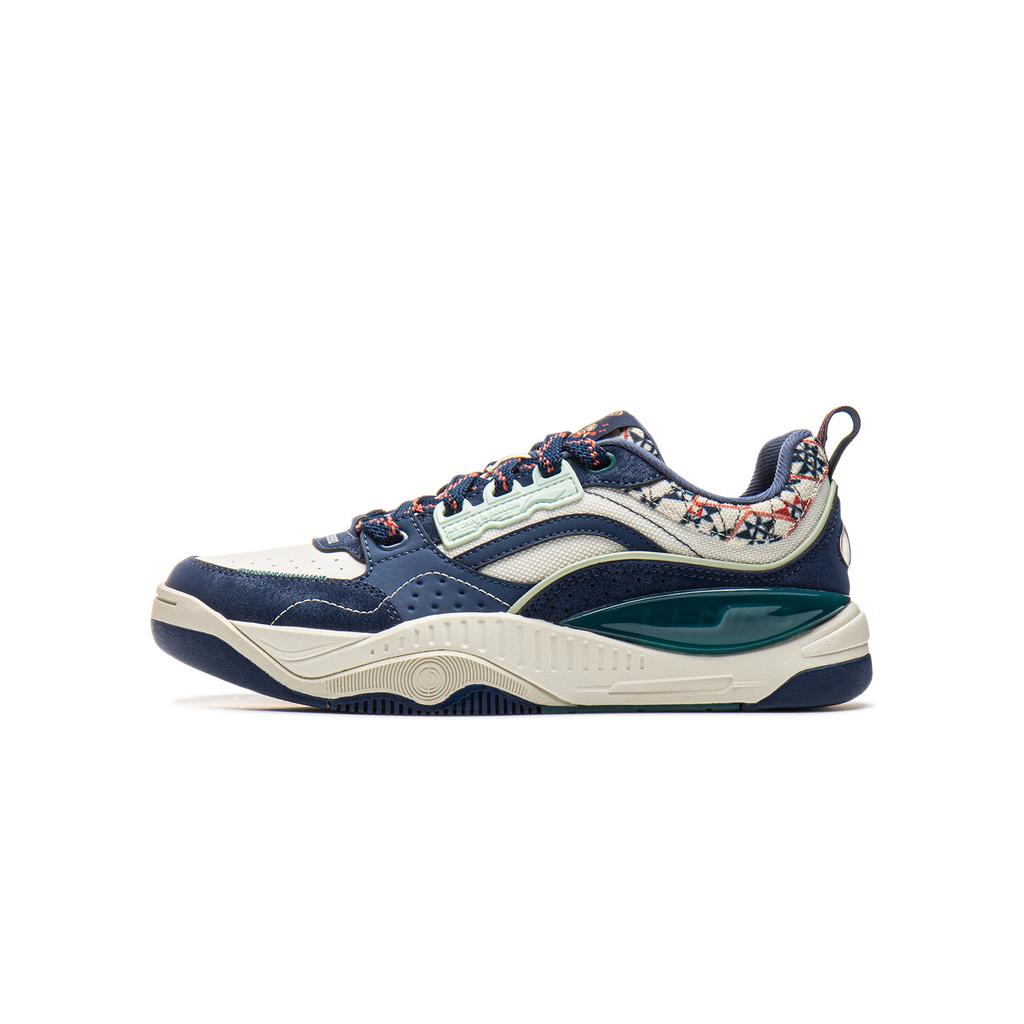 Li Ning Kids Comfortable Soft Minimalist Trendy Non-Slip Wear-Resistant Rebound Kids Skate Shoes Kids Sneakers Off-White Deep-Navy YKCV018-1