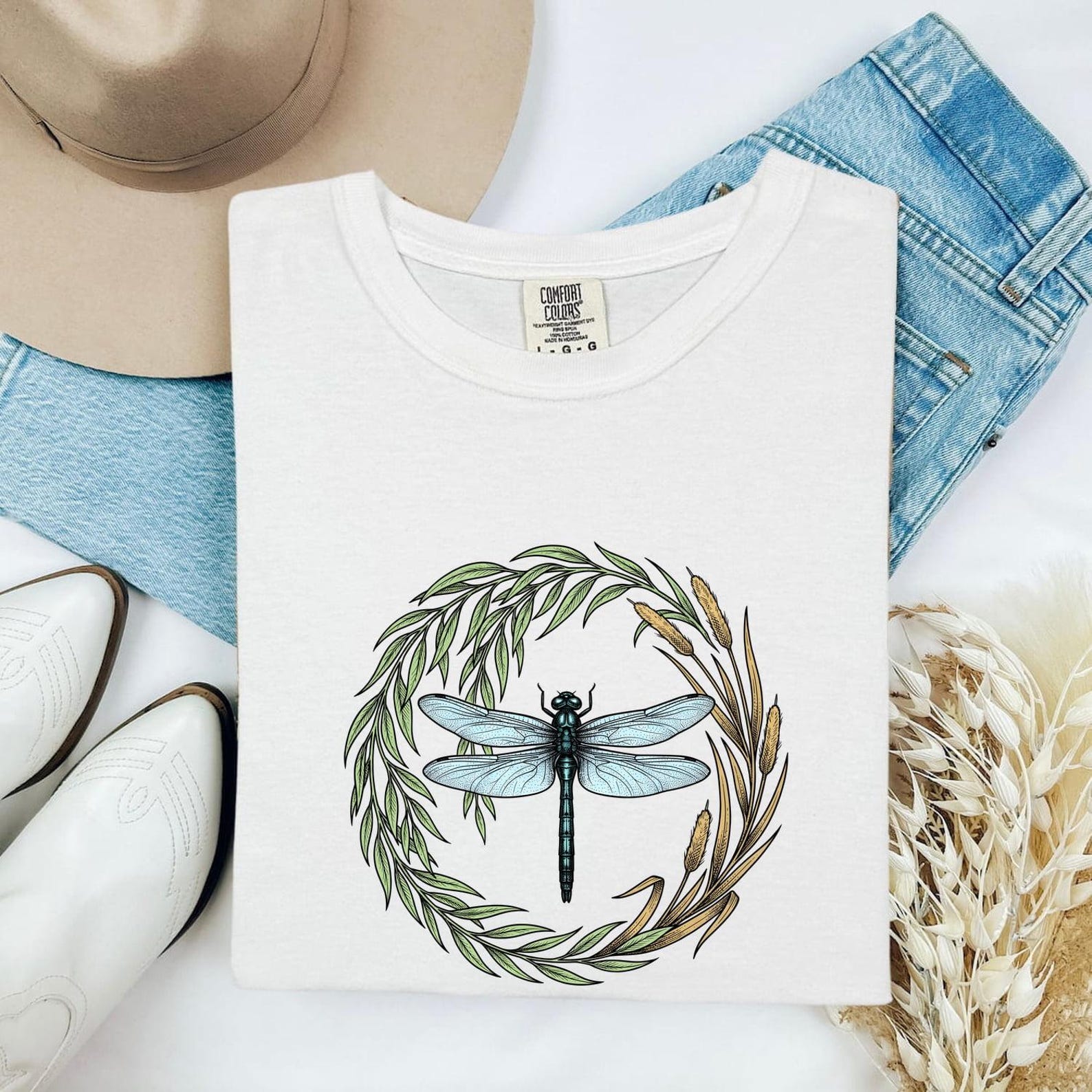 Dragonfly Wreath Shirt Cottagecore Nature Gift Women Botanical Tee Wreath T-Shirt Rustic Fan Floral Tshirt Environmental Graphic Vintage M