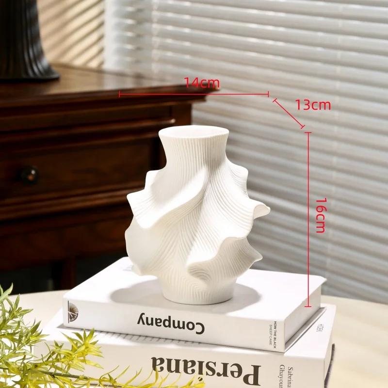 Creative Ceramic Vase Abstract Irregular Folds Handmade Spiral Porcelain Vase Ceramic Handicrafts Flower Vases Flowerpot Vases P
