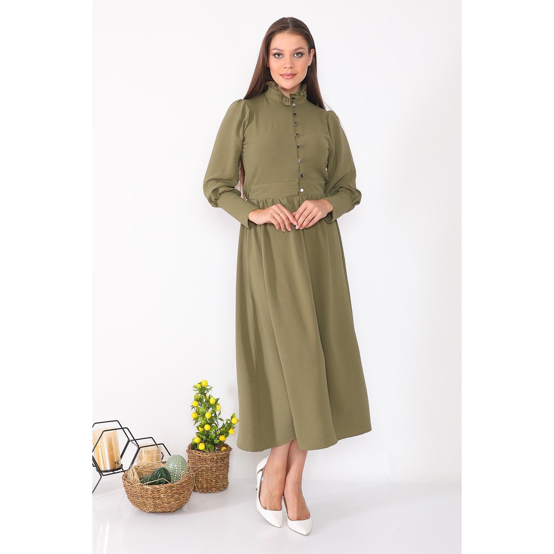 

Длинное платье цвета хаки с металлическими пуговицами на воротнике-стойке