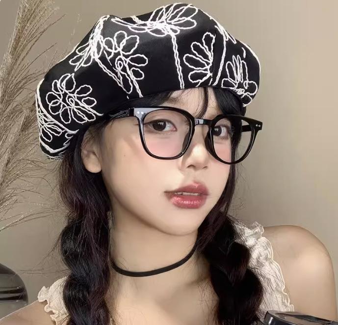 One Hat and Five Wearing Retro Cotton and Linen Octagonal Cloud Hat Summer Color Button Forward Hat Show Face Small Beret