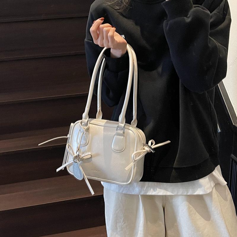 Niche Bow Bowling Bag Women'S Fashion Versatile Underarm Bag Large Capacity Work Commuter Bag