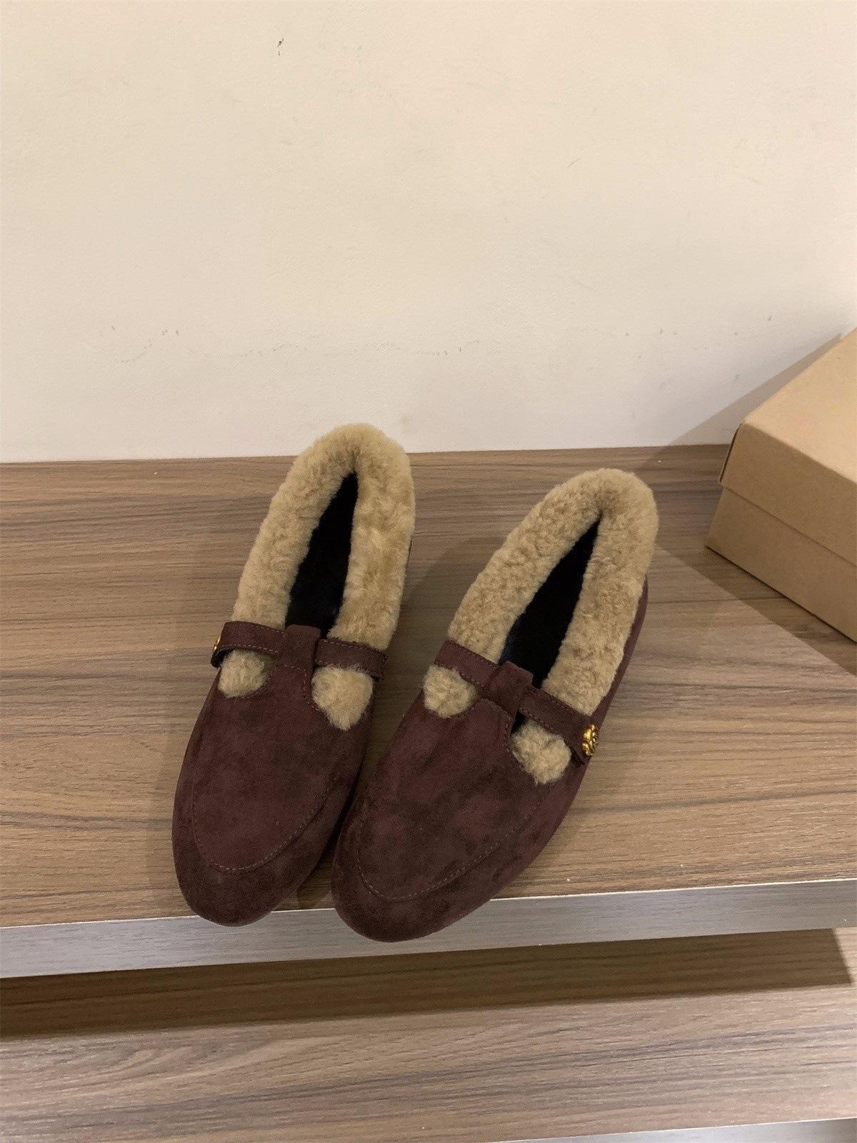 Flat bottom velvet black small leather shoes new versatile warm fluffy shoes Mary Jane cotton shoes 40 темно-коричневого 2970₽