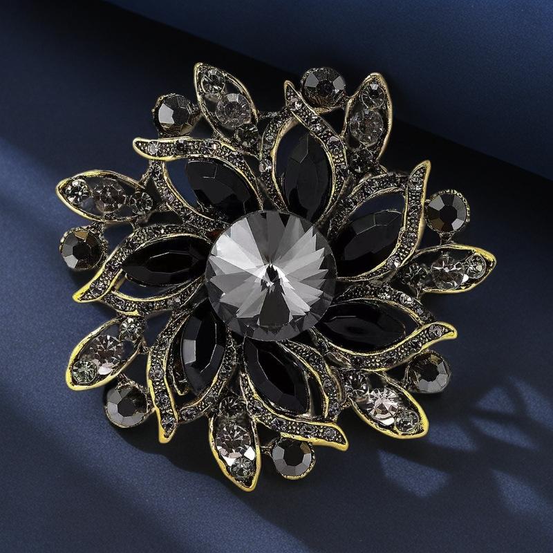1Pcs Elegant Lapel Flower Pin Exaggerated Fashion Retro Vibrant Colorful Crystal Glass Brooch Pin Women'S Large Coat Accessories