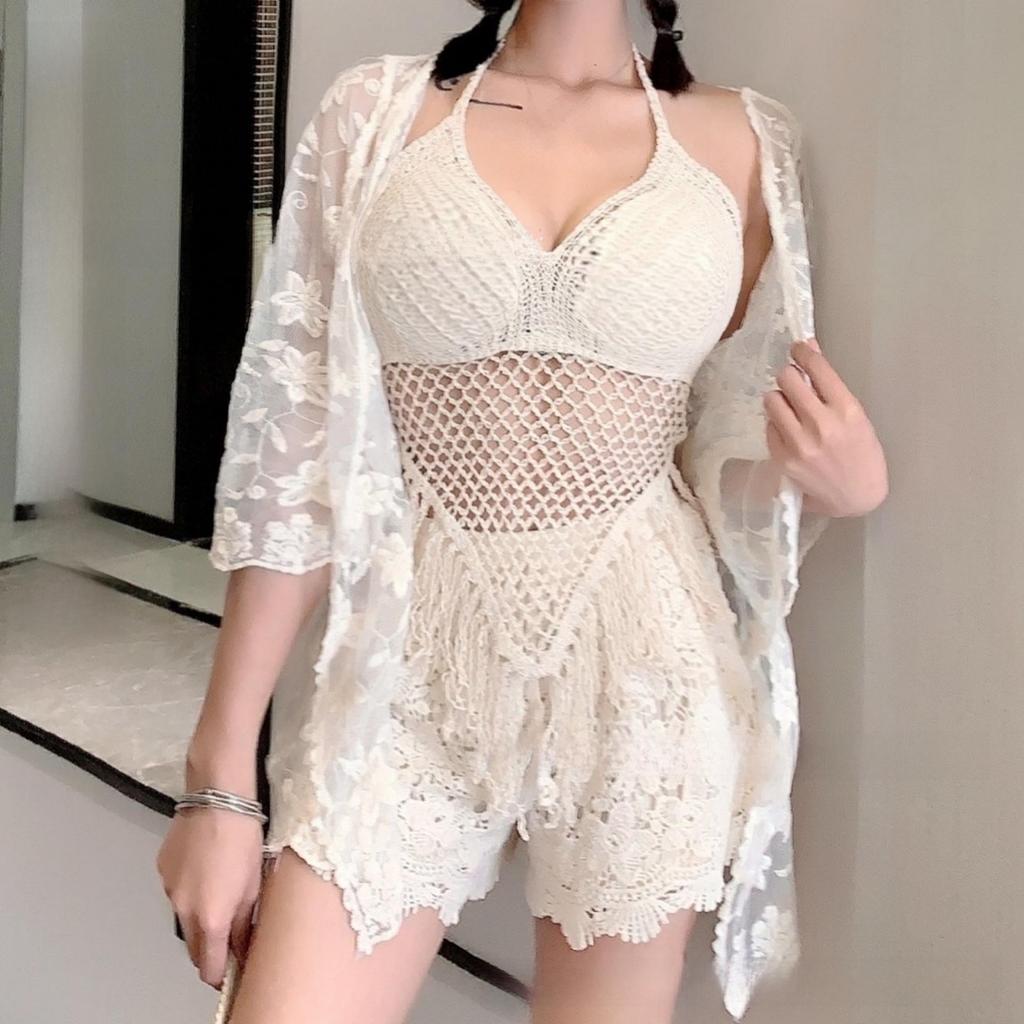 Gestrickter Hohlhäkelblumen-Bikini: Sonnenschutz, Konservativ, Schlankes Tube-Top mit kleinen Westenträgern für Strand oder Resort.