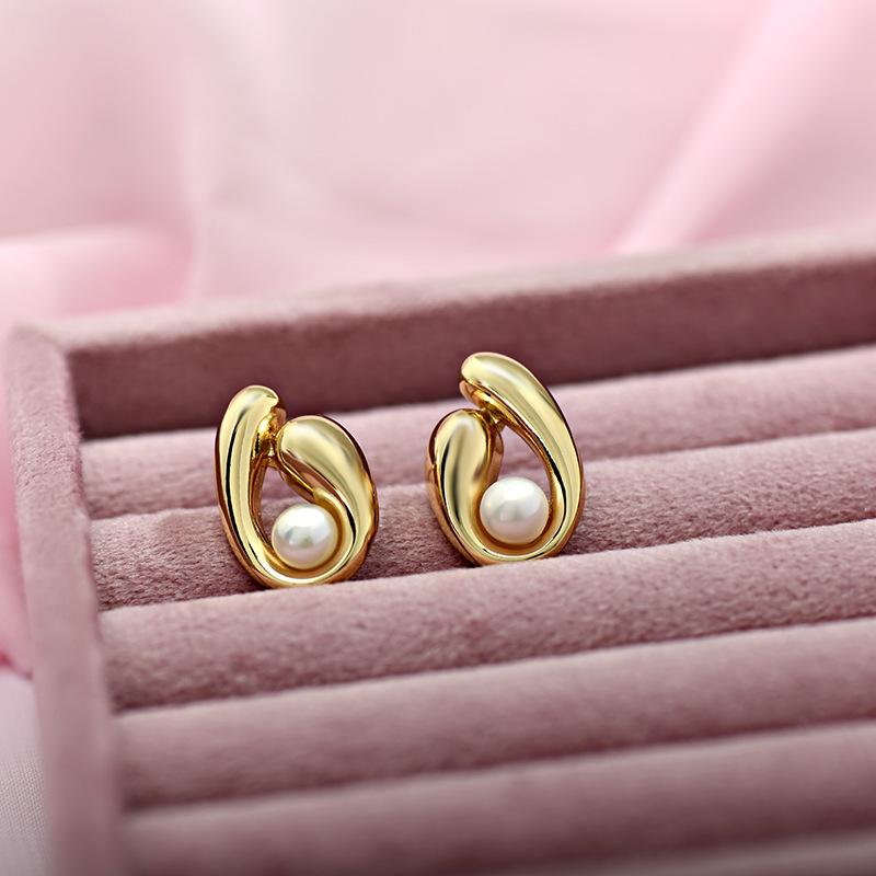 Elegant Minimalist Teardrop Freshwater Pearl Earrings with S925 Silver Needle