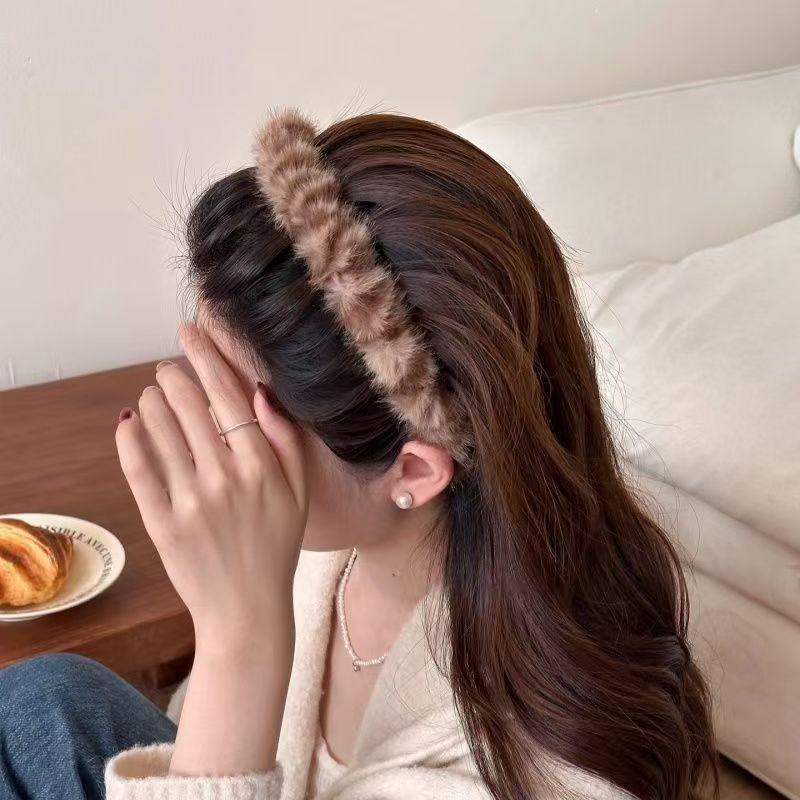 Plush Hair Clip Autumn Winter Woman Hair Accessories Large Shark Clips Fashion Girls Headwear Korean Female Headdress