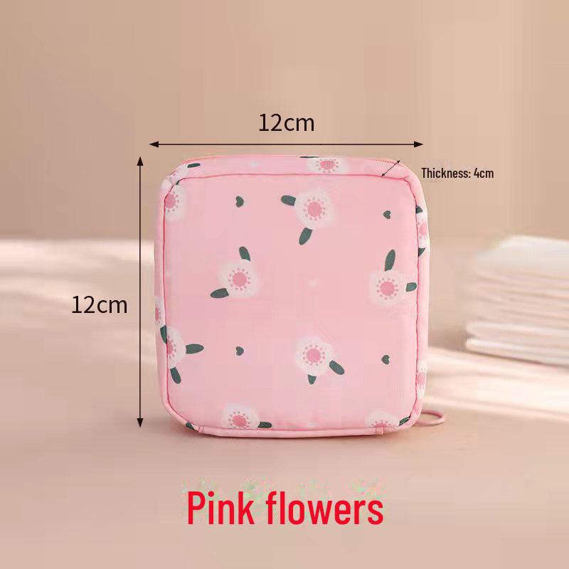

Большая вместительная сумка для хранения гигиенических салфеток и помады с милым мультяшным рисунком 12*12*4 cm