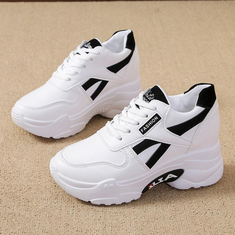 Damskor Casual High-Top Sneakers - Mångsidig Snörning, Tjock Sula, Halkfri Gummisula, Andningsbart PU-övermaterial för Alla Säsonger