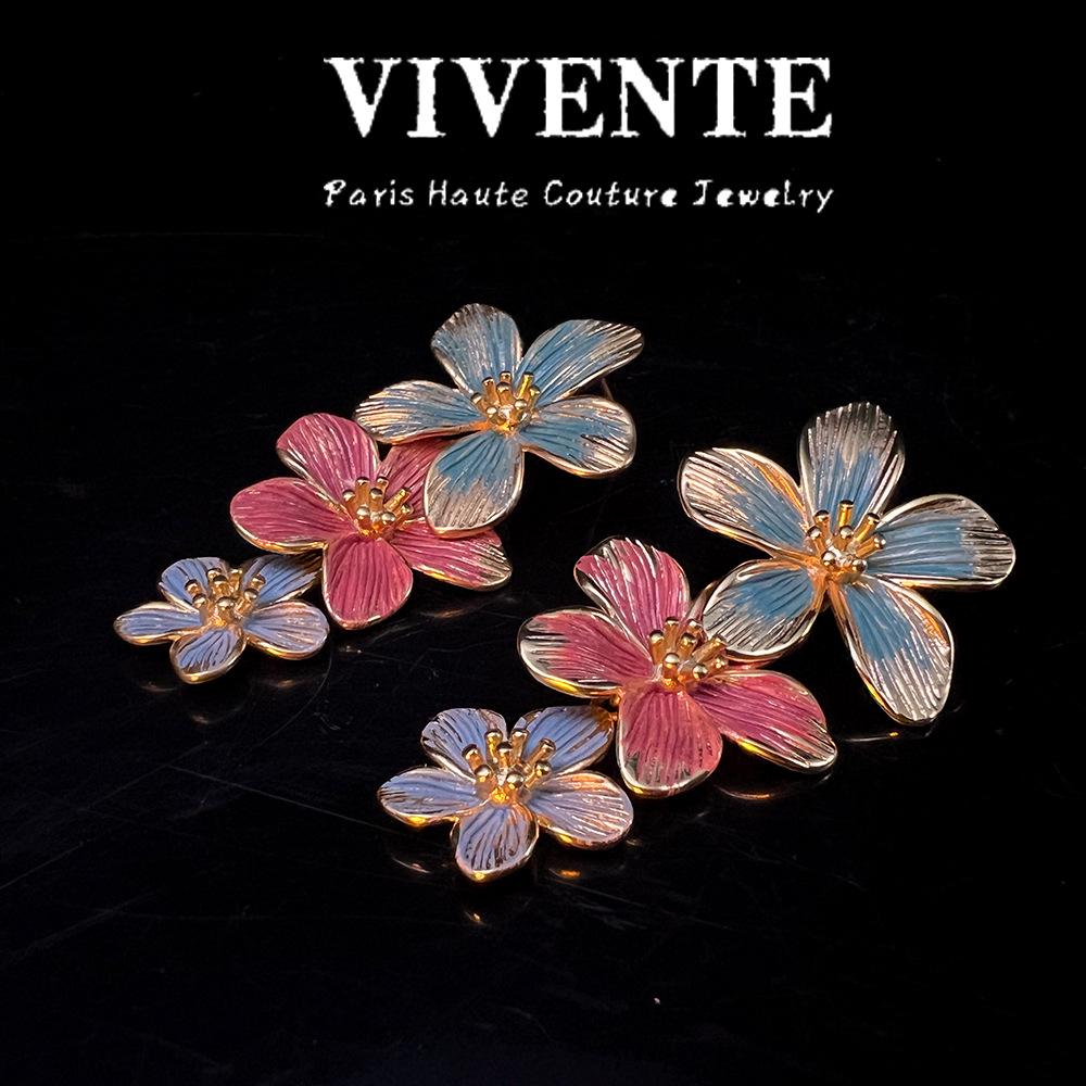 Elegante handbemalte Emaille-Ohrringe mit floralem chinesischem Design