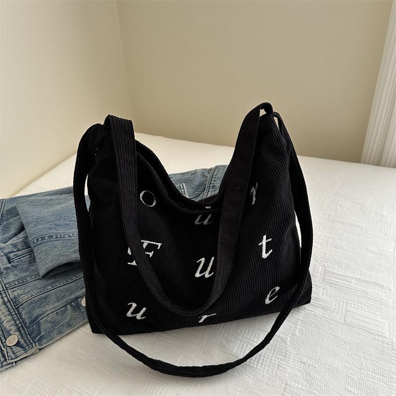 

Trendy Versatile Tote Bag Chic Minimalist Shoulder Bag For Everyday Use Fashionable Design чёрный