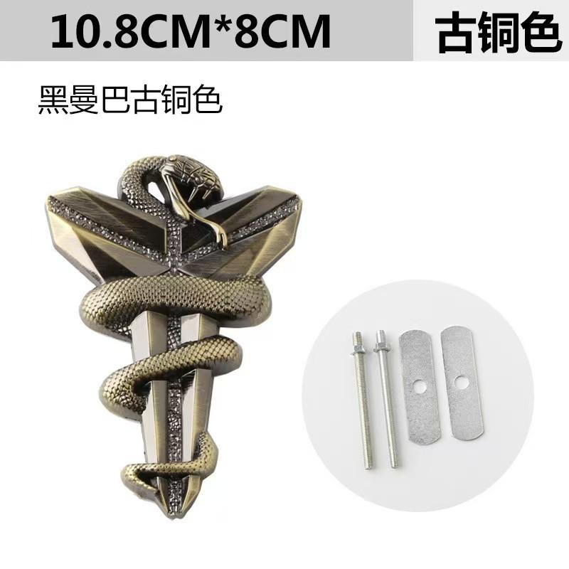 Serpente Mamba Spirit Intorno alla Spada Intarsiata Diamante Adesivo per Auto Argento Brillante Emblema Metallico 3D Griglia Auto / Posteriore Modifica Personalizzata Emblema Decorativo