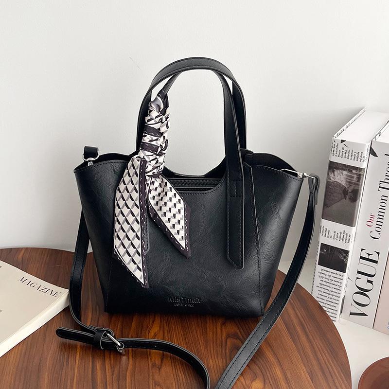 

Корейская портативная сумка-ведро 2025 новая высококлассная темпераментная женская наплечная сумка-мессенджер модная и простая сумка-тоут чёрный