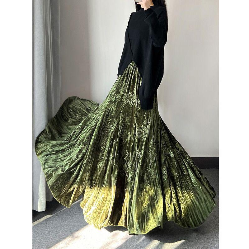 

Vintage Fishtail Midi Skirt: Chinese-Style Gold Velvet with Large Hem, Printed Design for Women - Perfect for Spring, Autumn, and Winter M