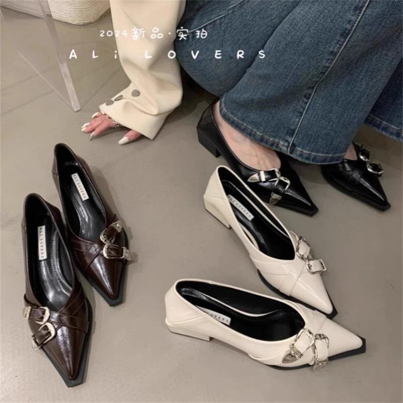 2025 spring and autumn new design sense niche single shoes women's shoes Korean version retro metal buckle pointed head shallow mouth thick heel