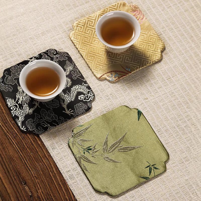 

Zhi Nian Hua Retro Chinese Embroidered Cotton Linen Coaster