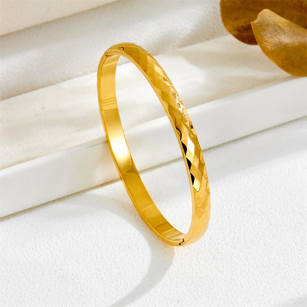 2026 Bracelet European and American Fashion Temperament Round Flower Buckle Bracelet Irregular Bracelet Girls Senior Sense
