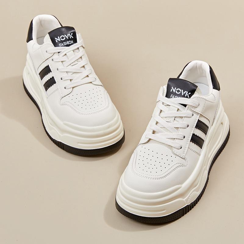 Spot muffin thicksoled little white shoes women's new spring versatile student nonslip heightening casual sports board shoes