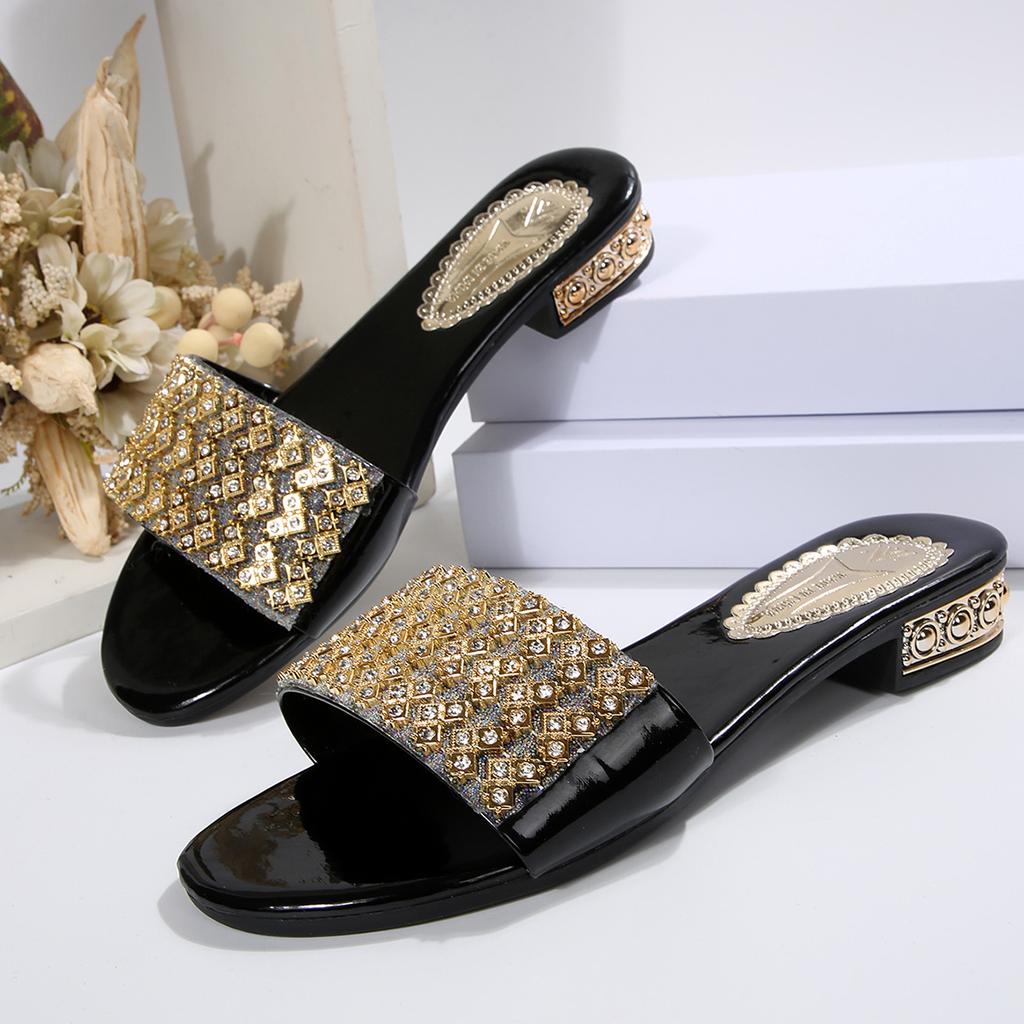 Fashion Lightweight Comfortable Shoes Slides Women 2025 New Designer Casual Flat Fashion Shoes Women Elegant Slip On Walking Slippers