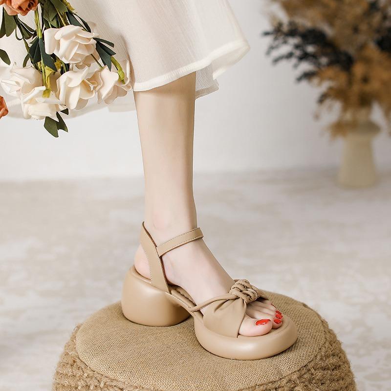 New thick-soled one-word sandals for women's summer wear comfortable high heels for women's thick heels
