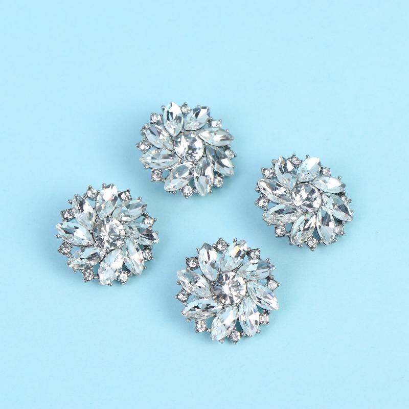 2/4Pcs Sparkling Rhinestone Flower Shaped Metal Button Suitable For Decorative Buttons On Clothing