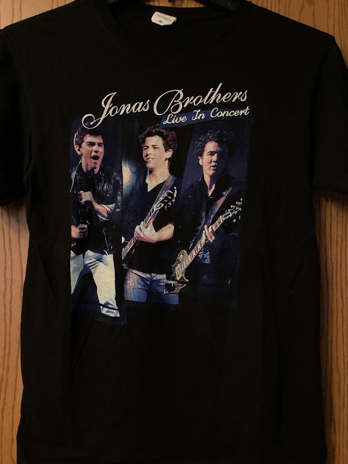 

Jonas Brothers - “Live In Concert” Tour 2010 - Black Shirt - 2 Sided - M- Anvil S