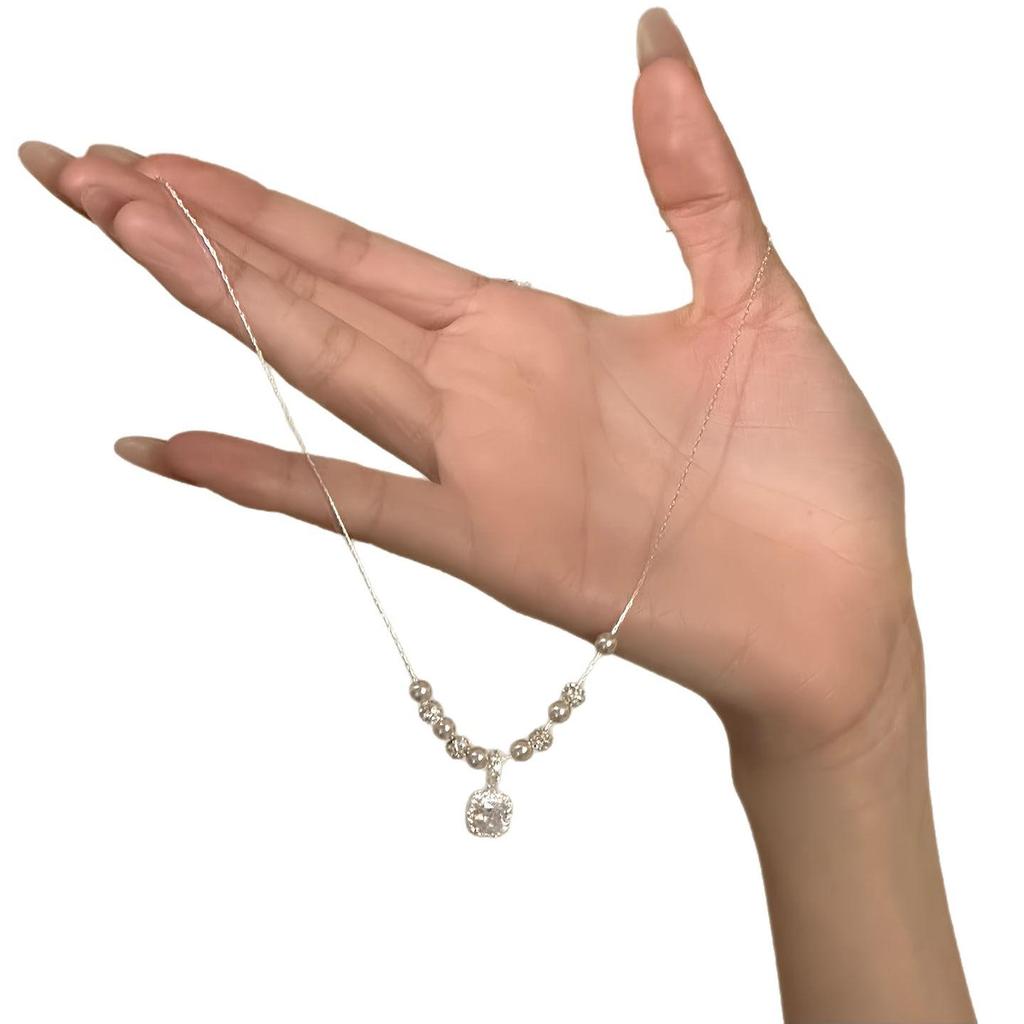Korean Zircon Pendant Pearl Necklace: Chic, Versatile Clavicle Chain for Women