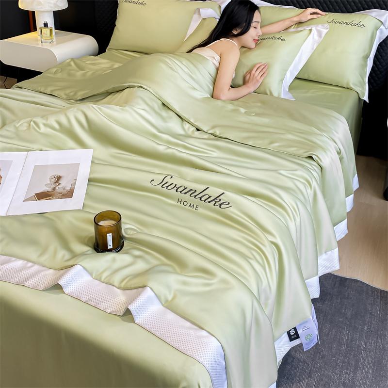 

Роскошное летнее одеяло с антибактериальной вышивкой, приятное для кожи, имитация шелка, кондиционер для белья, можно стирать 150x200cm 1PCS