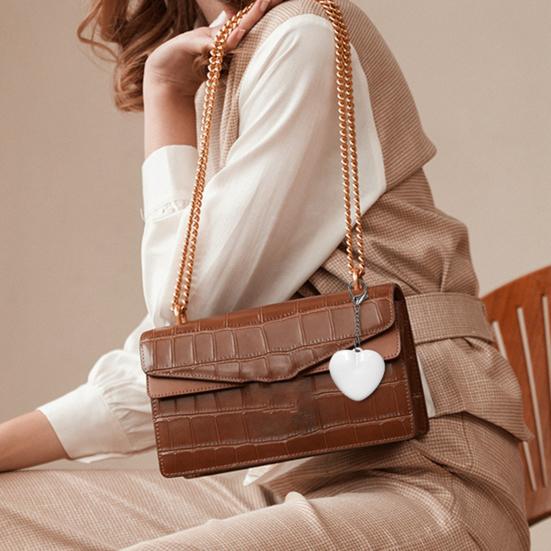 Dokunmatik ve Hareket Sensörlü Kalp Şeklinde Çanta Lambası USB Şarjlı Otomatik LED Işıklı Mini El Feneri Çantalar Cüzdanlar Anahtarlıklar Kompakt Kalp Tasarımı