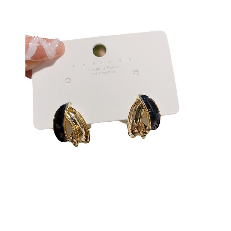 Geometric High-End Luxury Stud Earrings with Trendy, Fashionable Styling