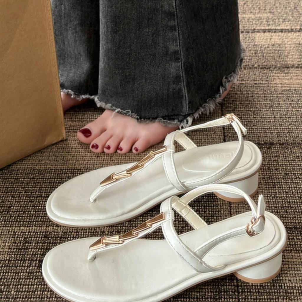 Sandals women's flat bottom 2025 summer new toe wedge heel retro niche versatile skirt fairy style roman