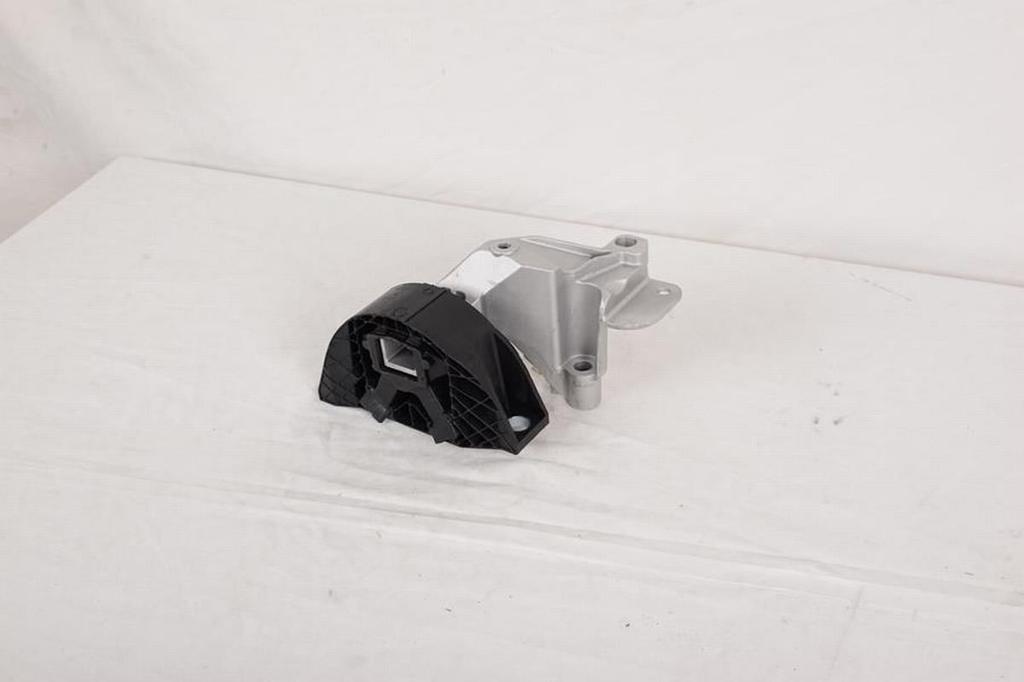For Clio 4/Logan/Sandero Engine Mounting 113753301R 112846423R