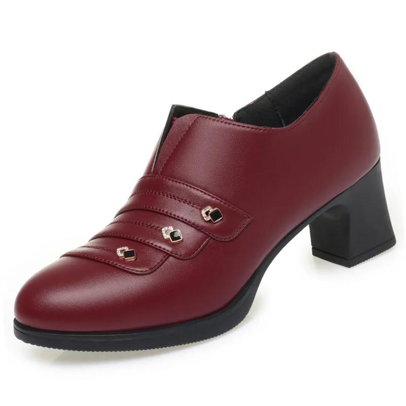 

5,5 см Элегантная Мода Глубокий Вырез Туфли из Мягкой Кожи Женские Туфли-Лодочки на Платформе 2025 Осень Средний Блочный Каблук Обувь для Офиса Модель Мама 38 бордовый