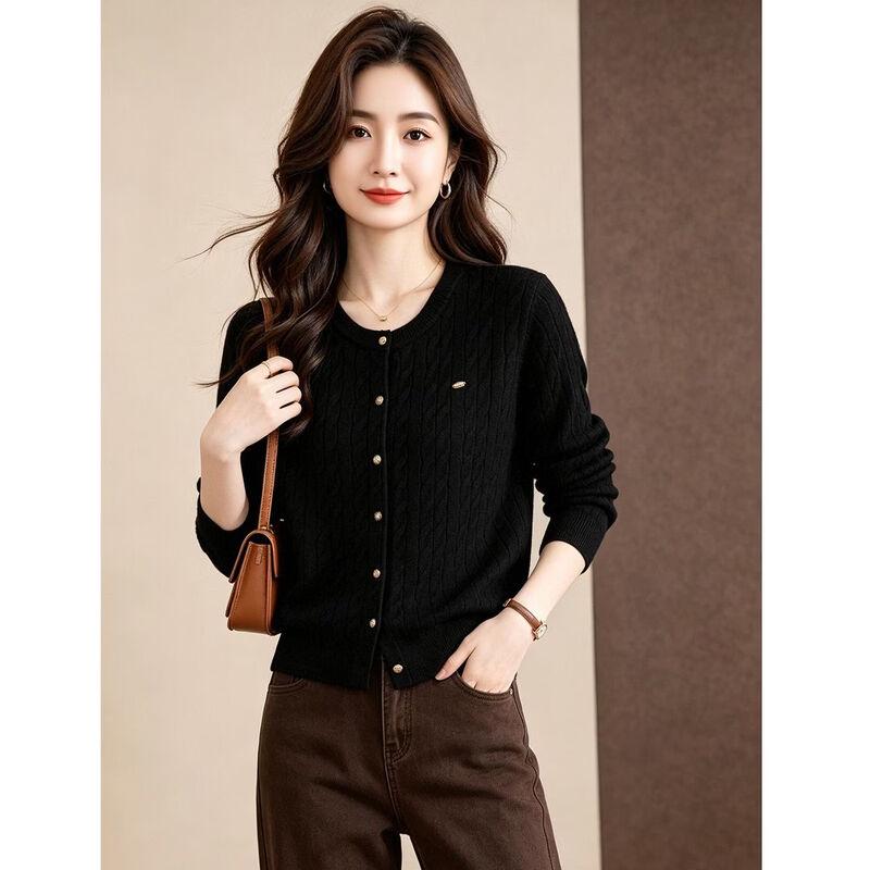 D.F.DEAR Women's Minimalist Crew Neck Knit Cardigan