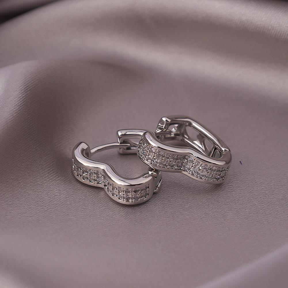 S925 Sterlingsilber Herzförmige Zirkonia Creolen für Damen - Elegantes Design