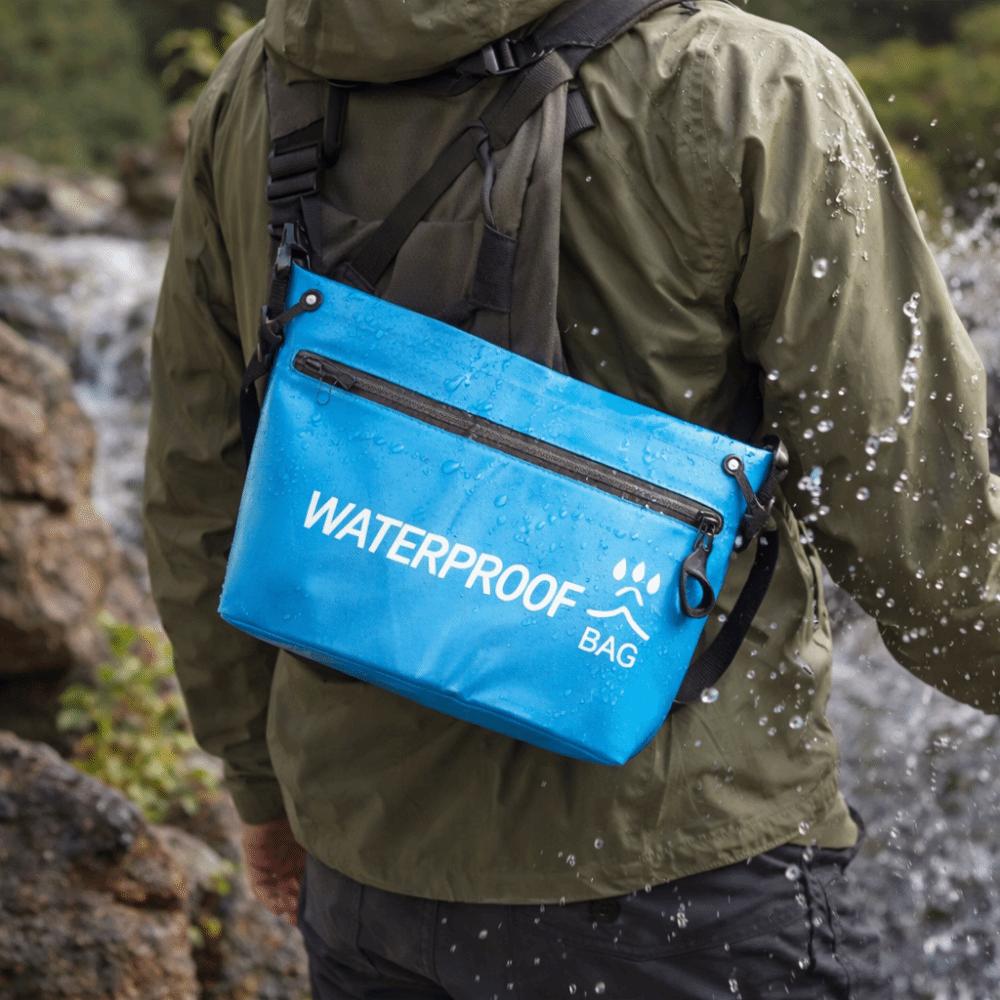 Splash Water Resistant Waterproof storage bag Zipper Closure Waterproof shoulder bag  Kayaking
