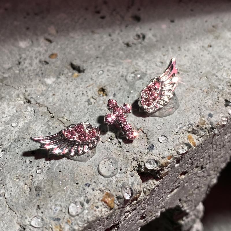 Set di 3/4 Paia di Orecchini Vintage Punk Rosa Zircone Ala Croce Stella Piercing all'Orecchio Gioielli Accessori Piercing alla Cartilagine dell'Orecchio