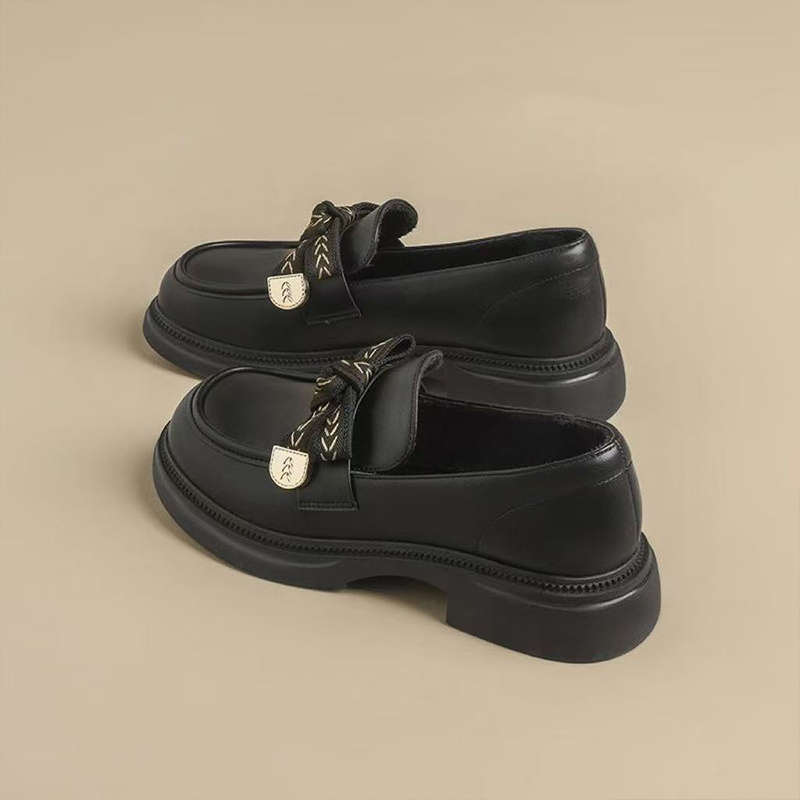 

Новые летние женские черные кожаные туфли в британском стиле, маленькие, из мягкой кожи, на платформе 40 чёрный