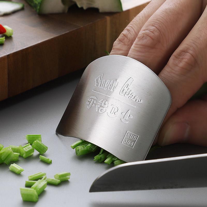 304 Stainless Steel Finger Guard for Safe Vegetable Cutting - Kitchen Tool