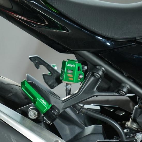 Rear Brake Fluid Reservoir Tank Guard For Kawasaki Ninja 400/500/650 ZX4R ZX4RR